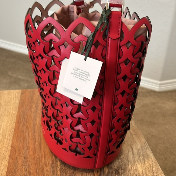 Kate Spade Dorie Medium Bucket handbag in hot chili red genuine leather - Picture 4 of 11